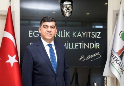 “Yaktığı bağımsızlık meşalesiyle tarihe ışık tuttu“