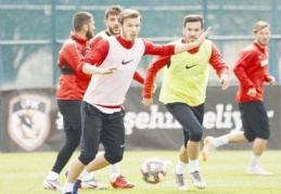 Yalçın Kılınç ve Elmar Bjarnason tedavi sürecinin ardından antrenmana katıldı