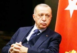 Yangın, battaniye ile kapatıldı