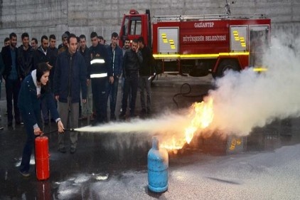 &#8216;Yangın Güvenliği&#8217; dersi uygulamalı olarak verildi