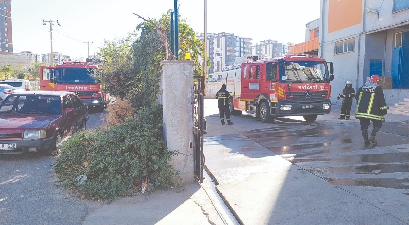 Yangın kısa sürede söndürüldü, iki işçi dumandan etkilendi