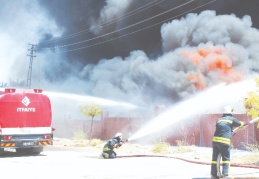 Yangına müdahale sürüyor