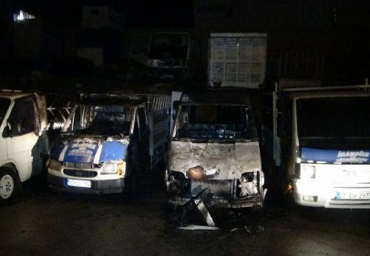 Yangında 4 minibüs kullanılamaz hale geldi