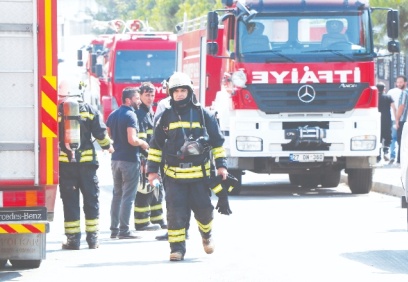 Yangında iki işçi hastaneye kaldırıldı