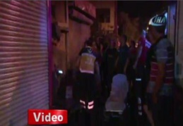 Yangında mahsur kalan yaşlı adamı itfaiye kurtardı
