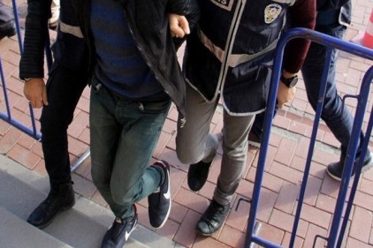 Yankesicilik, hırsızlık, dolandırıcılık ve yağma yapan 2 kişi yakalandı 