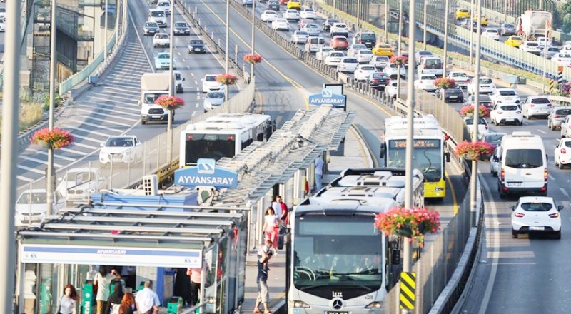 'Yap-işlet-devret' modeliyle yapılan projeler hariç otoyollar ve köprüler bayramda ücretsiz