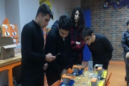 Yapay Zeka ve Robotik Kulübü atölye çalışması yapıldı