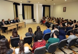 Yapay zekâyı öğrenmek için araştırma yapın ve çok okuyun