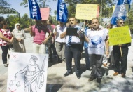 Yapılan adaletsizler de vicdanları sızlatıyor