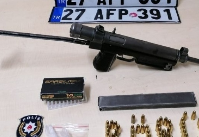 Yapılan aramada uzun namlulu silah ele geçirildi