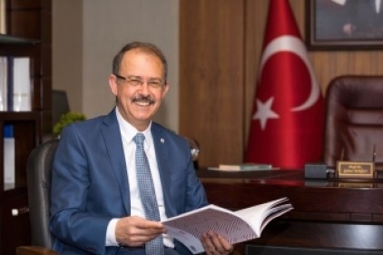 "Yapmak istediğiniz, sevdiğiniz mesleği bilerek ve isteyerek seçin" 