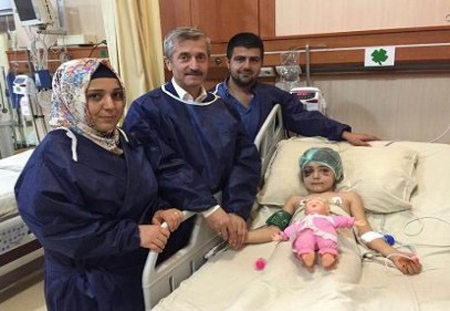 Yaren Güleser Benk’i hastanede ziyaret ederek moral verdi
