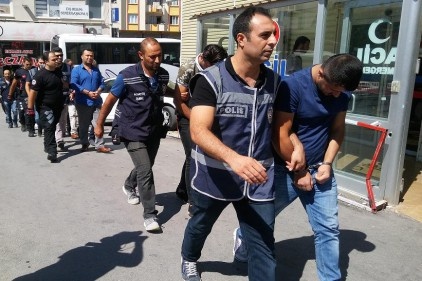 Yasa dışı bahis oynatanlar göz altına alındı