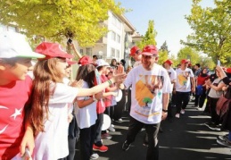 Yaşam boyu spor faaliyetlerine büyük önem veriyoruz