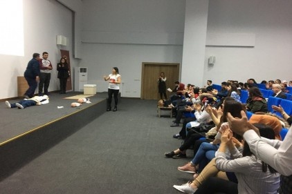 Yaşam desteği ve ilkyardım eğitimi veriliyor