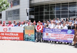 Yaşamsal temel ihtiyaçlarımızı kısarak, borçla harçla ayakta kalmaya çalışıyoruz