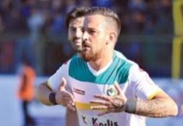 “Yaşasın Özgürlük” dediği için Deniz Naki’ye 12 maç ceza 