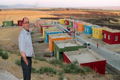 Yaşlı, kimsesiz, engelli ve dul 21 vatandaşa ev yaptırıldı