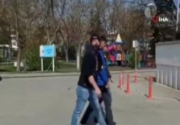 Yaşlı vatandaş ile dalga geçen genç hakkında işlem başlatıldı