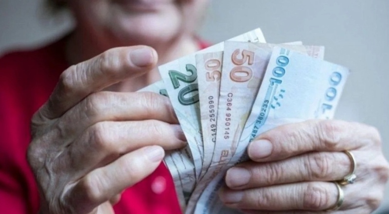 Yaşlı ve engellilerin nisan ayı aylıkları hesaplara yatırıldı