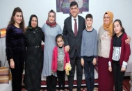Yaşlı ve yetimler yalnız değil