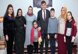 Yaşlı ve yetimler yalnız değil