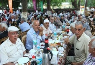 Yaşlılar iftarda buluştu