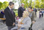 Yaşlılar milletimizin onurudur