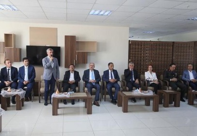 Yaşlıları ve güvenlik güçlerini ziyaretederek bayramlarını kutladılar