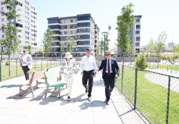 Yaşlılarımızın gelip rahatlıkla oturabileceği iki tane park planladık