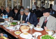 Yaşlılarla yemek yediler