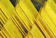 Yastık altının ucu göründü