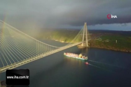 Yavuz Sultan Selim Köprüsü gökkuşağına büründü