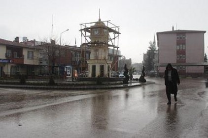Yavuzeli ve Araban’da yağmur üreticiyi sevindirdi