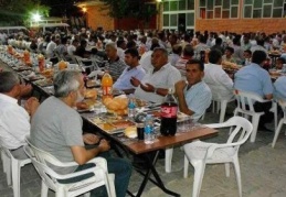 Yavuzeli’nde 1200 kişiye iftar yemeği verildi 