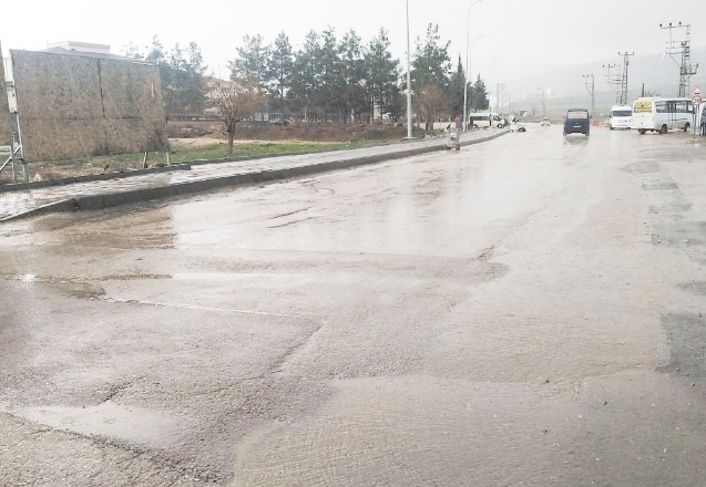 Yavuzeli’nde sağanak yağış