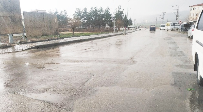 Yavuzeli’nde sağanak yağış