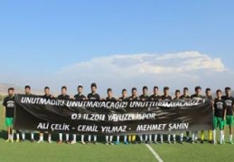 Yavuzelisporlu futbolcular, 4 yıl önce trafik kazasında ölen arkadaşlarını unutmadı