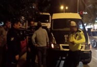 Yaya geçidinde yavaşlamayan minibüs, küçük çocuğa çarptı