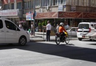 Yaya geçitleri boşuna mı yapılıyor?