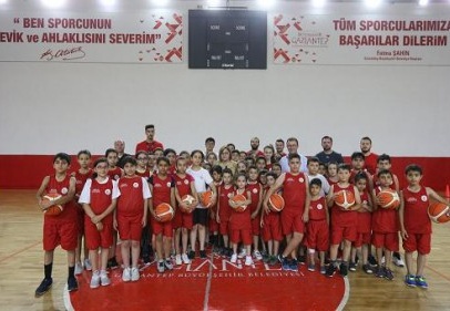‘Yaz Spor Okulları’na yaklaşık 20 kin kişi katıldı