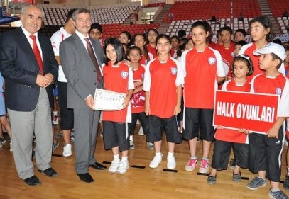 Yaz spor okulunda sertifika töreni yapıldı