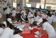 Yaz tatilini hobi merkezinde geçiriyorlar 