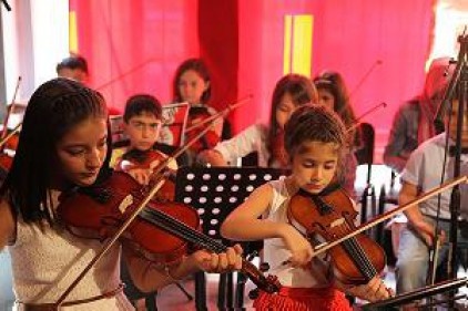 Yaz tatilini, sanat ve müzik atölyelerinde değerlendirdiler