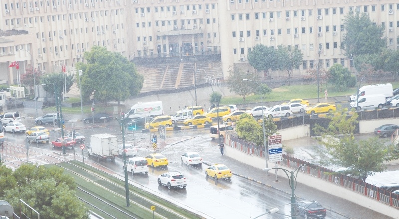 Yaz yağmurları devam ediyor