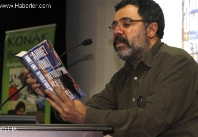 Yazar Ahmet Ümit ve Okanlı öğrencilerden Yazar Evgin’e destek