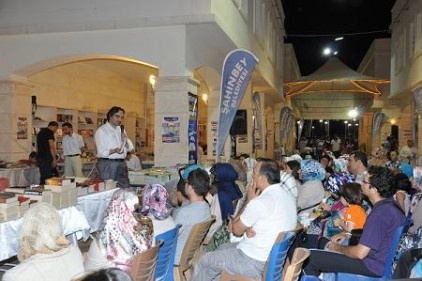 Yazar Senai Demirci, Gaziantep'te konferansa katıldı