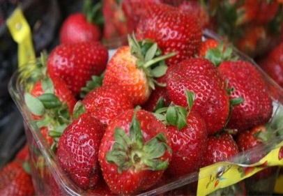 Yazlık meyveler tezgahlarda yerlerini alıyor