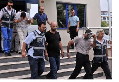Yedek parça kaçakçıları yakalandı